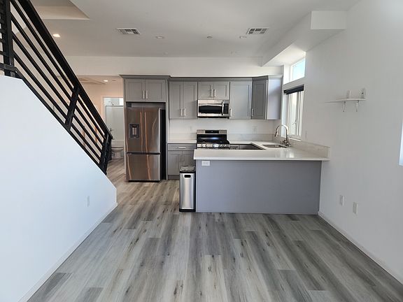 5th image of 1224 N Alexandria Ave