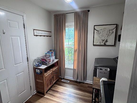 4th image of 2731 Crosswoods Dr