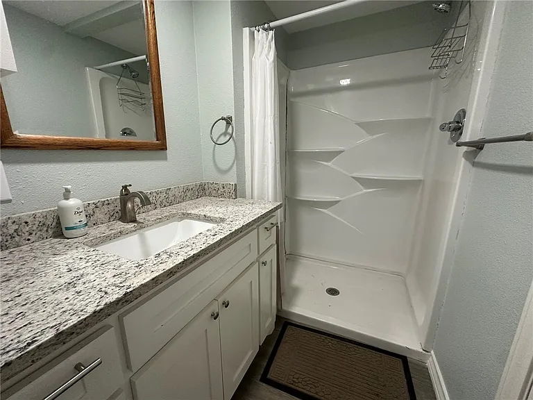 201 Volpe Cir — Photo 24