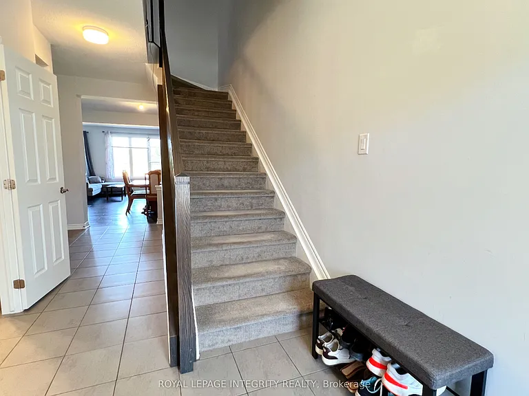 49 Bermondsey Way — Photo 2