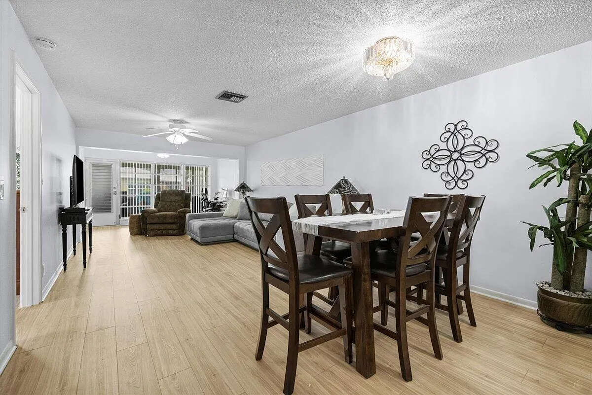 2 bed, 2.0 bath, 1167 sqft, $2,200 — Photo 3