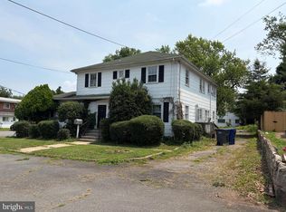 2767 Annandale Rd, Falls Church, VA 22042