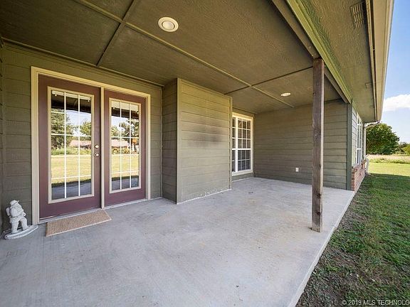 3rd image of 10887 Canyon Oaks Blvd