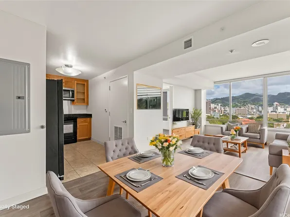 1009 Kapiolani Blvd APT 1812, Honolulu, HI 96814