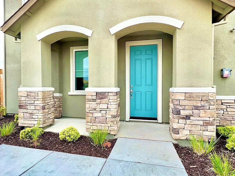 600 Whisper Ln — Photo 3