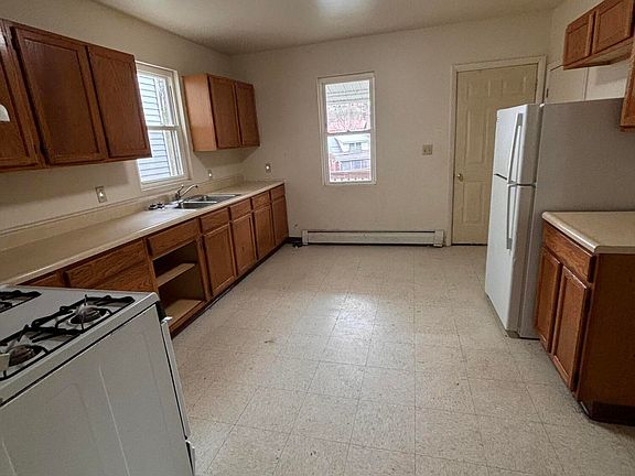 5th image of 1477 Washington Ave