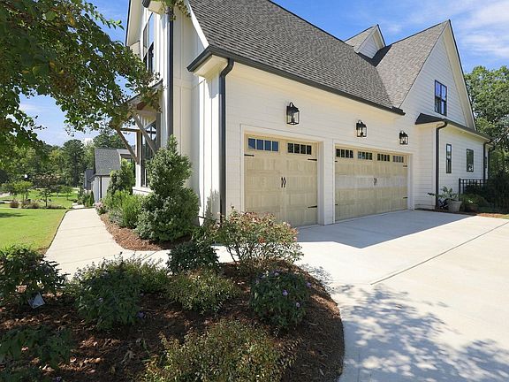 2nd image of 1221 Perry Bluff Dr