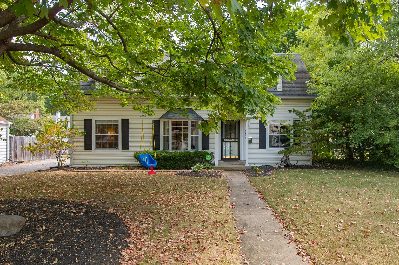5323 Graceland Ave photo 1