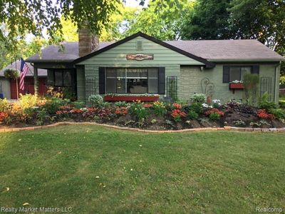 4424 Killarney Park Dr, Burton, MI, 48529