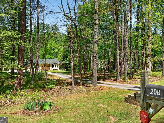 2nd image of 208 Thompson Rd