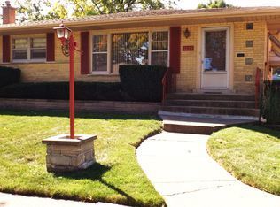 5229 Oak Center Dr, Oak Lawn, IL 60453