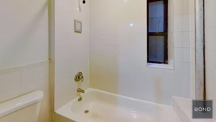 Rented by Bond New York | media 4