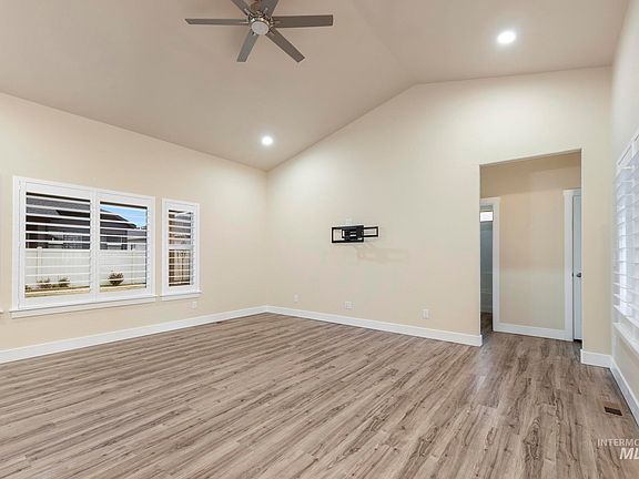 4th image of 1205 Thunder Mountain Dr