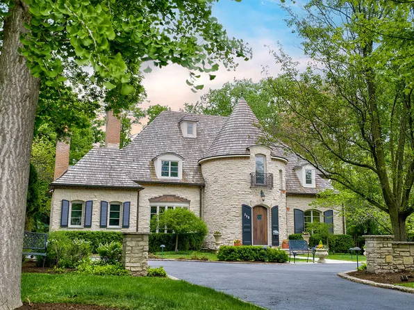 725 Valley Rd, Glencoe, IL 60022