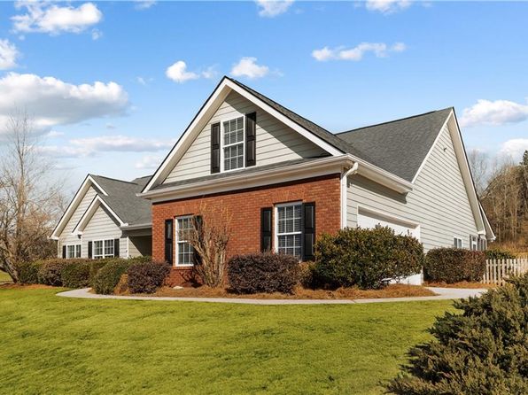 17 Castleview Ct, Jefferson, GA 30549