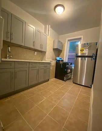 5th image of 907 Avenue Saint John #2F