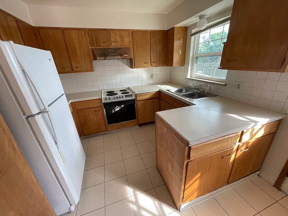 4 bed, 1772 sqft, $4,200 — Photo 2