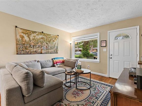 3rd image of 2089 Barbara Ln