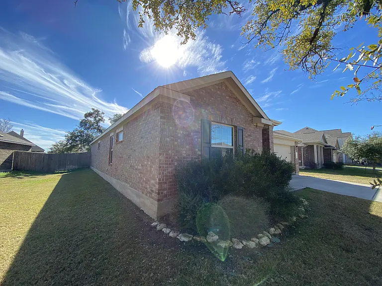 828 Hillrose Dr — Photo 19