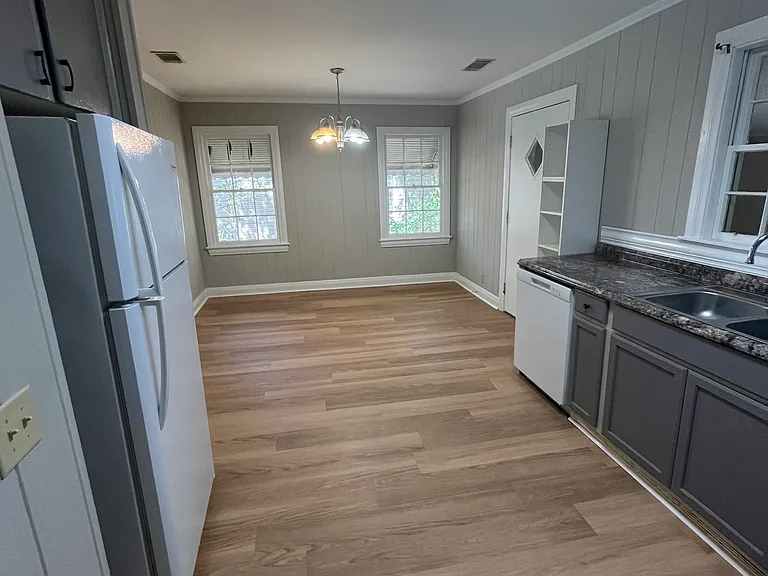 333 E Main St — Photo 15