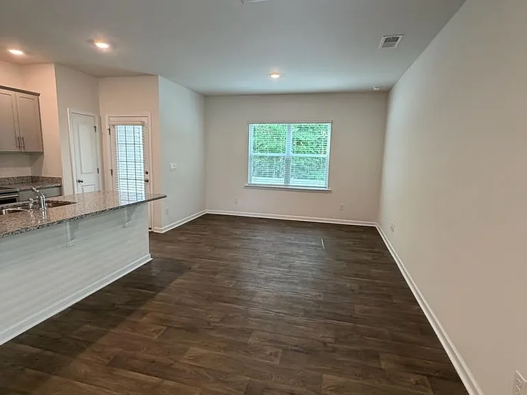 9124 Lowfalls Ln — Photo 2
