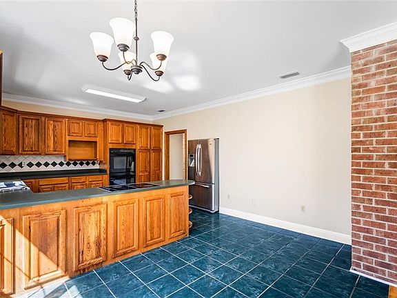4th image of 10052 Plantation Dr