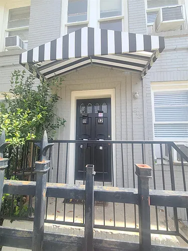 4414 Woodside St Photo 1