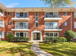 10115 Old Orchard Ct Unit 104, Skokie, IL 60076