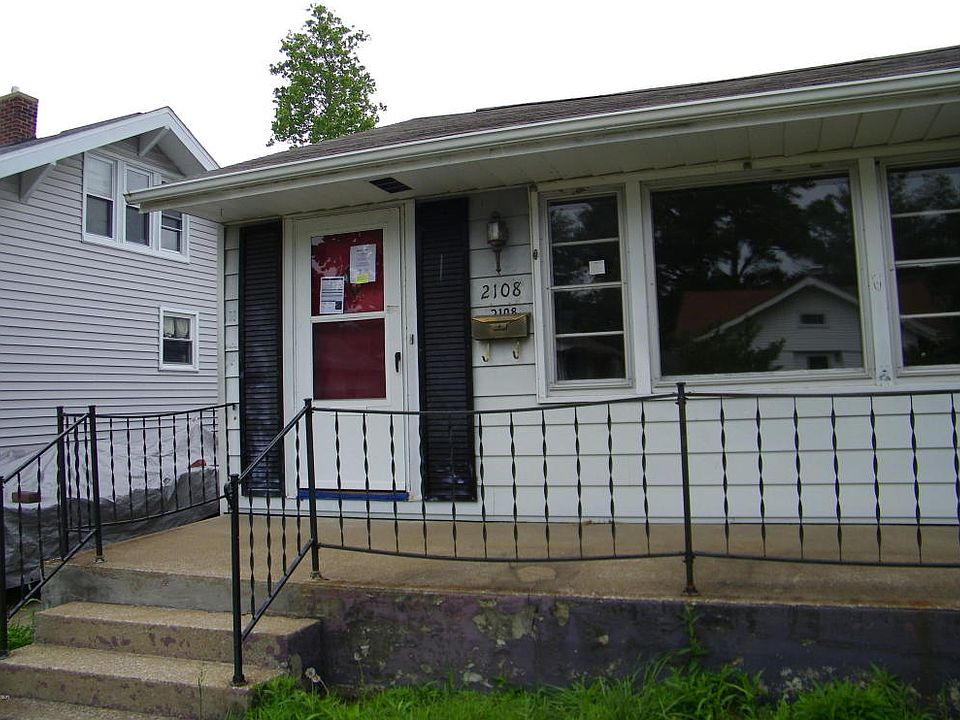 1st image of 2108 Wall St