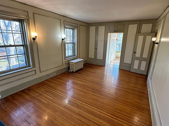 3rd image of 434 Cherry St SE APT 25