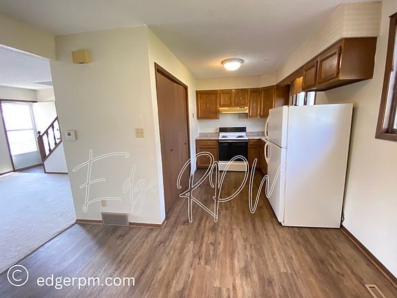 5th image of 917 E Bremer Ave #2