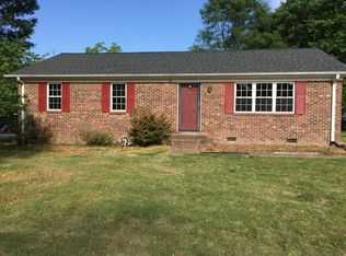 15 Owens Rd, Taylors, SC 29687
