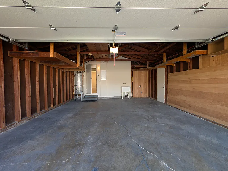 6743 Flanders Drive Garage