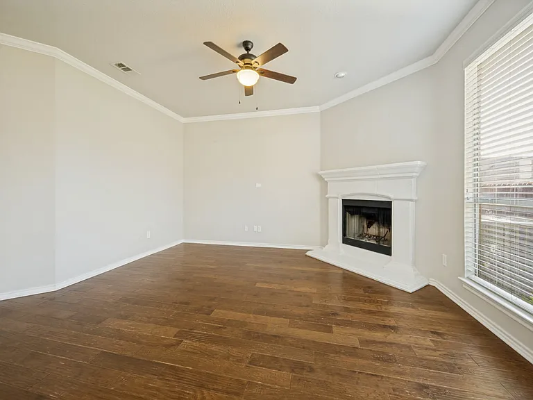 3213 Hornbeam St — Photo 12