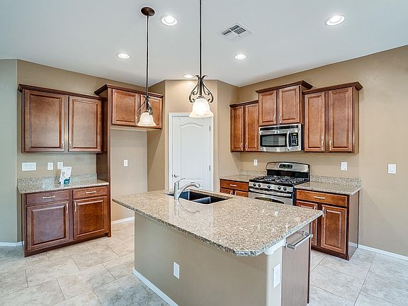 5th image of 20043 N Pelican Ln