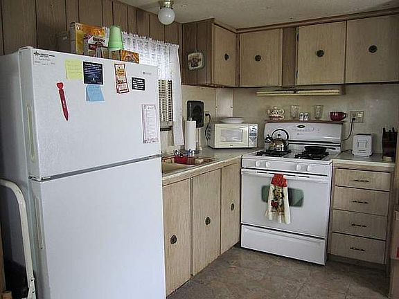 3rd image of 120 Dora Ave