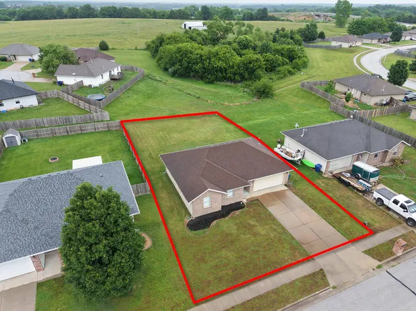734 E Logan Street, Rogersville, MO 65742