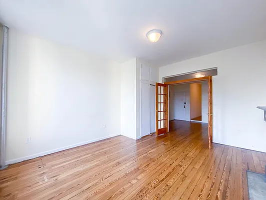 Rented by City Connections Realty | media 10