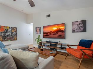 1220 Dincara Rd, Burbank, CA 91506