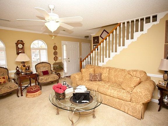 2nd image of 1704 White Oak Ln Unit 21