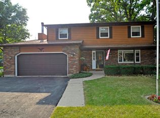 568 Thorndale Ave, Park City, IL 60085