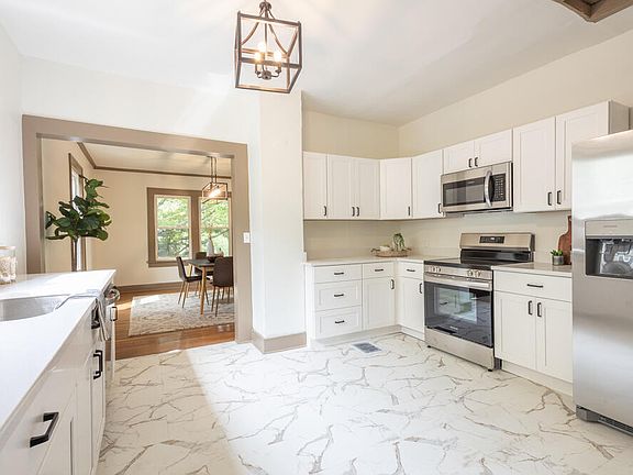 4th image of 3408 Montview Dr