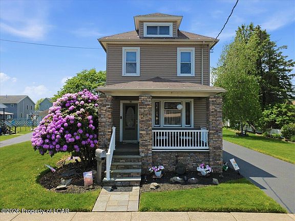 3rd image of 30 Barber St
