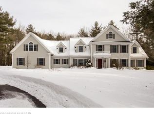 137 Woodlands Dr, Falmouth, ME 04105