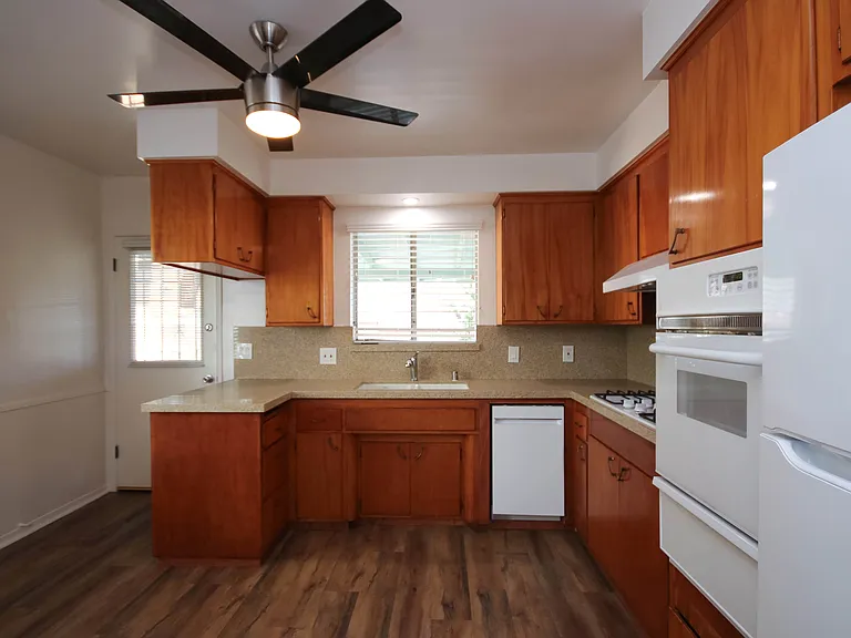 1621 Raymond Hill Rd #A — Photo 9