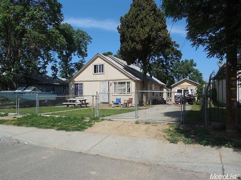 2nd image of 1717 Hillside Dr