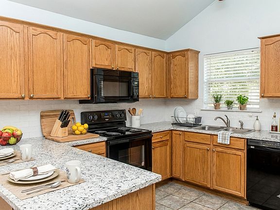 3rd image of 1348 Harwich Dr