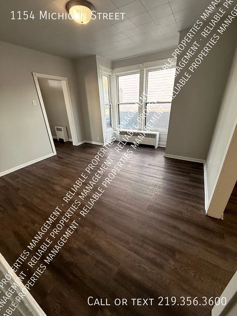 Spacious 3-Bedroom Home with unfinished basement in Hammond — Photo 3
