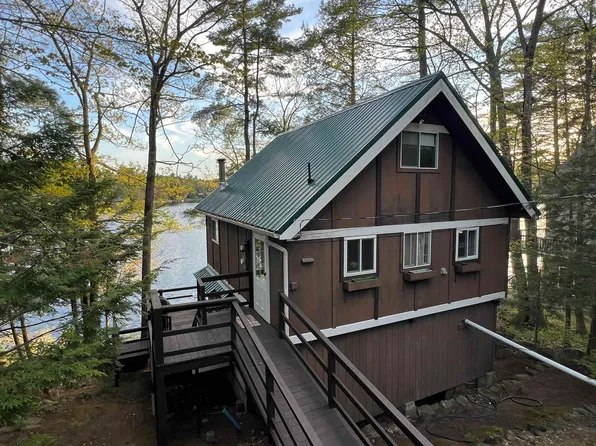 27 Hummingbird Lane, Hillsborough, NH 03244