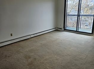 164 Galen St APT 31, Watertown, MA 02472